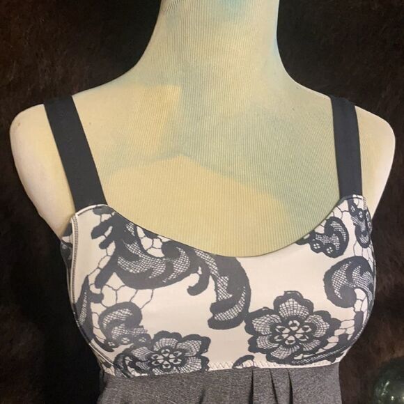 Lululemon tank top 4 (5001) - Picture 2 of 9